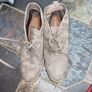 Dress up/business casual grey booties!